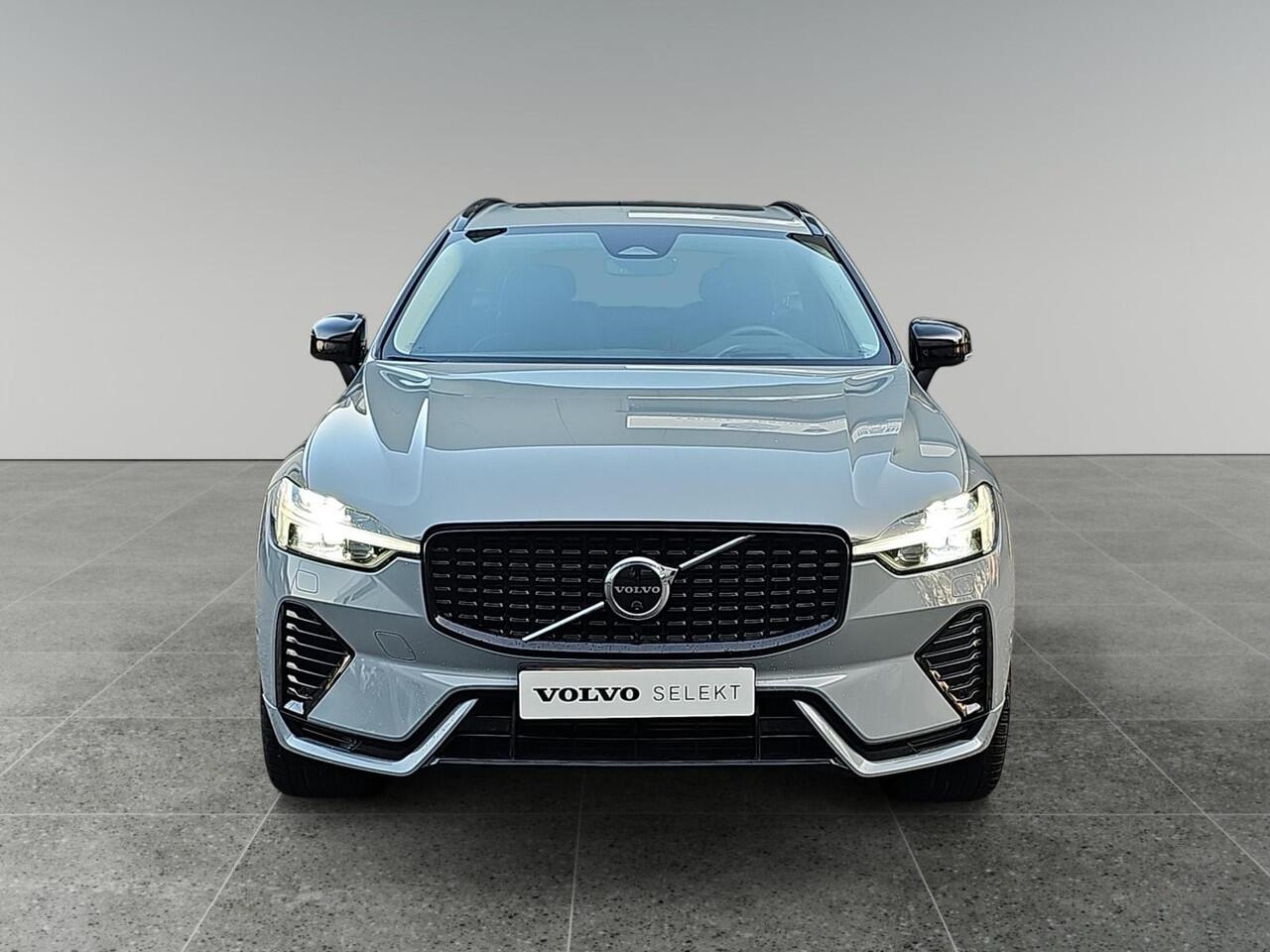 Volvo XC60 2.0 T6 Plug-in hybrid AWD Ultimate Dark | Head-up Display | Stoelverwarming | 360 graden camera | Harman/Kardon Audio |