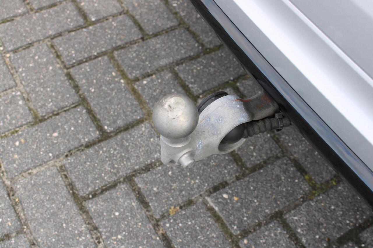 Volvo XC60 T6 Plug-in hybrid AWD Plus Dark | Schuif/kanteldak | El. Trekhaak | 360 Camera | Verw. Voorstoelen & stuurwiel