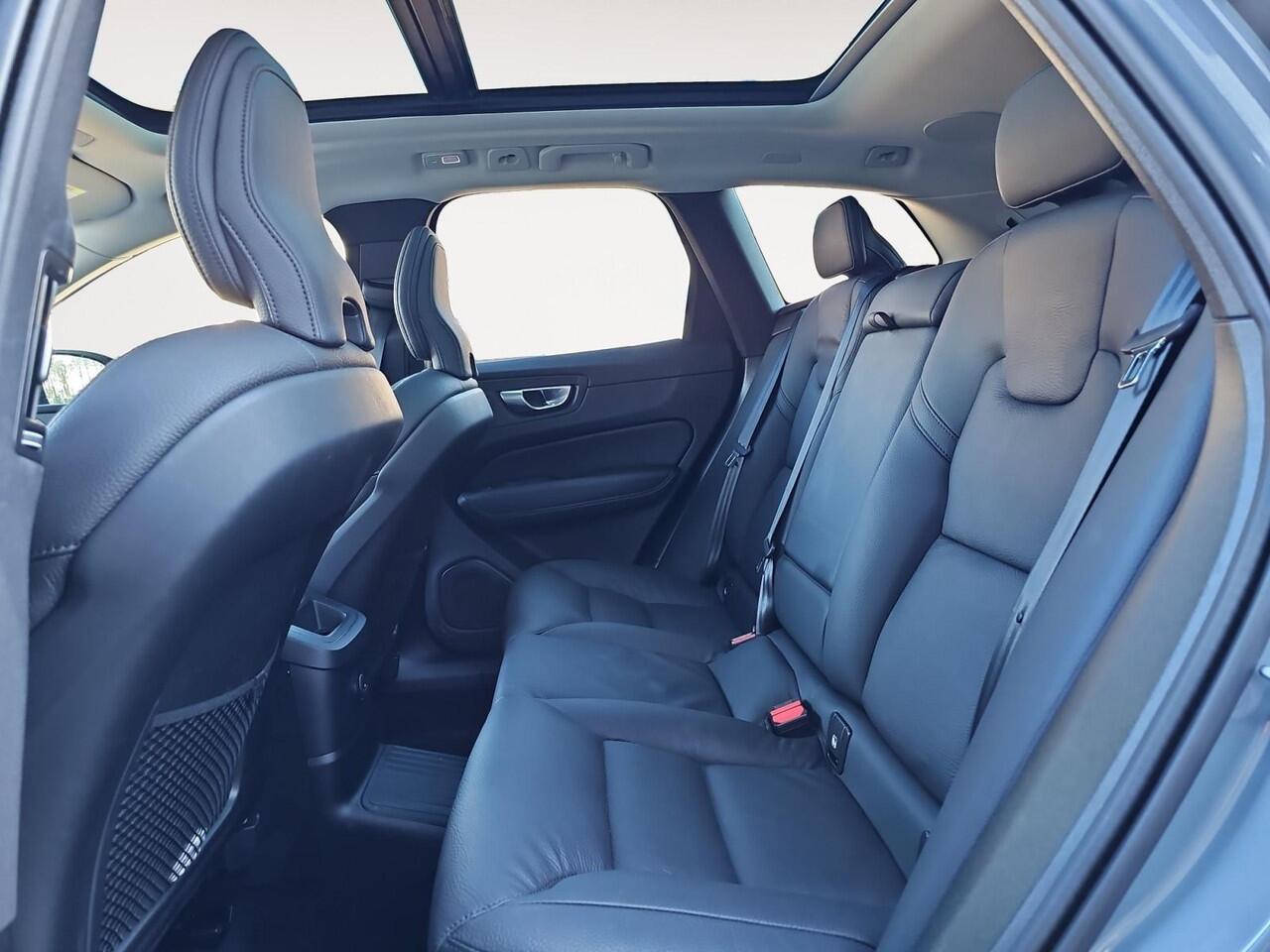 Volvo XC60 T8 Plug-in hybrid AWD Ultimate Dark | 360° camera | Harman Kardon |