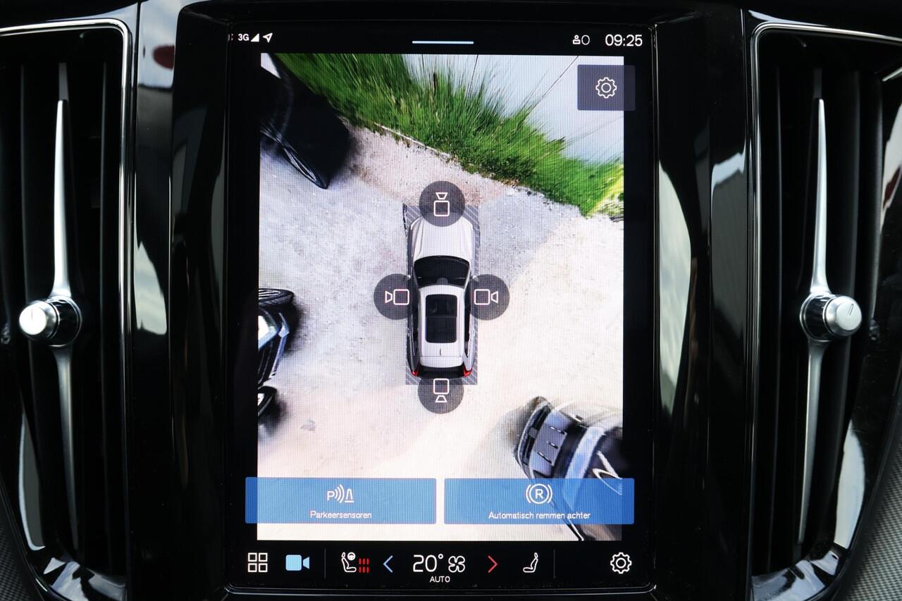 Volvo XC60 T8 Recharge AWD Plus Bright - Panorama/schuifdak - IntelliSafe Assist & Surround - 360º Camera - Verwarmde voorstoelen, stuur & achterbank - Parkeersensoren voor & achter - Elektr. bedienb. voorstoelen met geheugen - Draadloze tel. lader - Extra getint gl