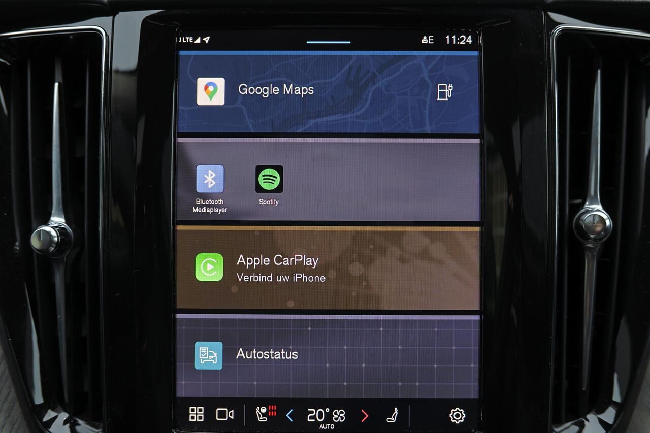 Volvo XC60 T8 Recharge AWD Ultra Dark - Luchtvering - Panorama/schuifdak - IntelliSafe Assist & Surround - 360º Camera - Bowers & Wilkins audio - Adaptieve LED koplampen - Verwarmde voorstoelen, stuur & achterbank - Parkeersensoren voor & achter - Elektr. bedienb. v