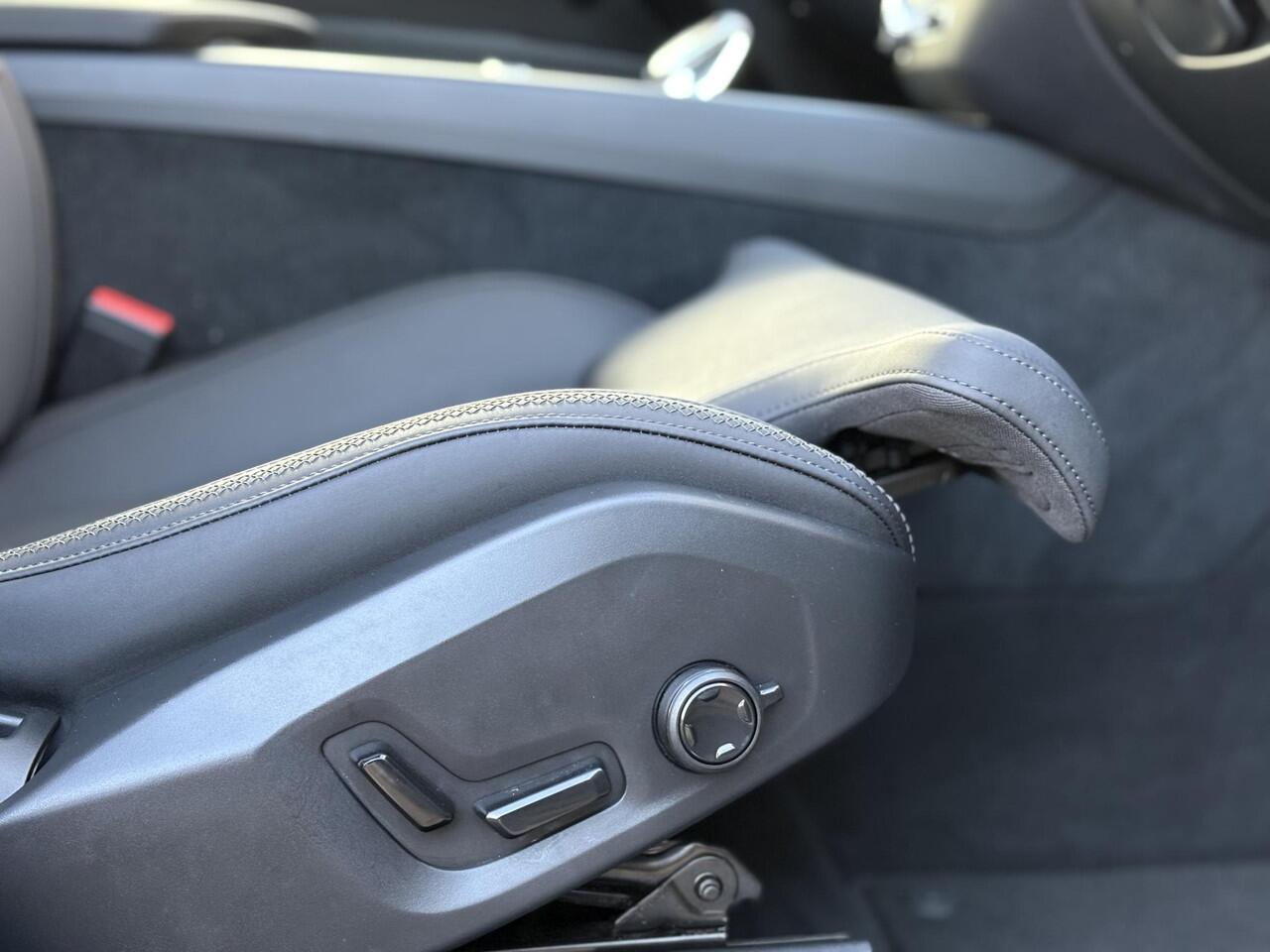 Volvo XC60 2.0 T6 Plug-in hybrid AWD Ultra Dark | FACELIFT !! | Trekhaak | Memory stoelen | Harman/Kardon | 360º Camera | Panorama-Schuifdak | Adaptieve Cruise controle | Blis | stoel + stuur verwarming |