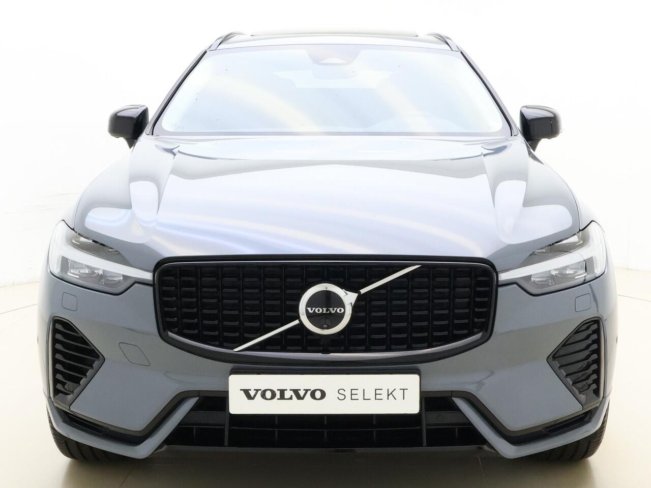 Volvo XC60 T6 350pk AWD Plus Dark / Harman en Kardon audio / Panorama dak / Camera rondom /