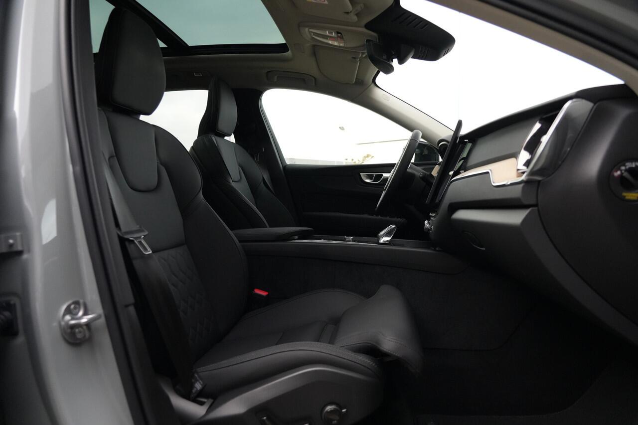 Volvo XC60 2.0 T6 Plug-in hybrid AWD Plus Dark FACELIFT 350pk Panoramadak/HarmanKardon/360Camera