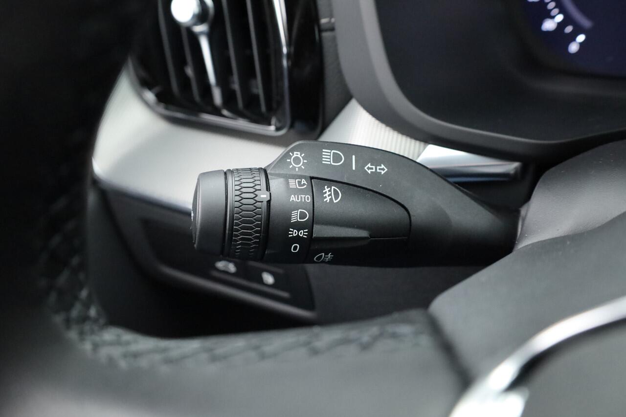 Volvo XC60 T6 Plug-in hybrid Ultra Black Edition | Facelift | Pano | HUD | 360cam | Harman Kardon | Memory seats | Pilot Assist |