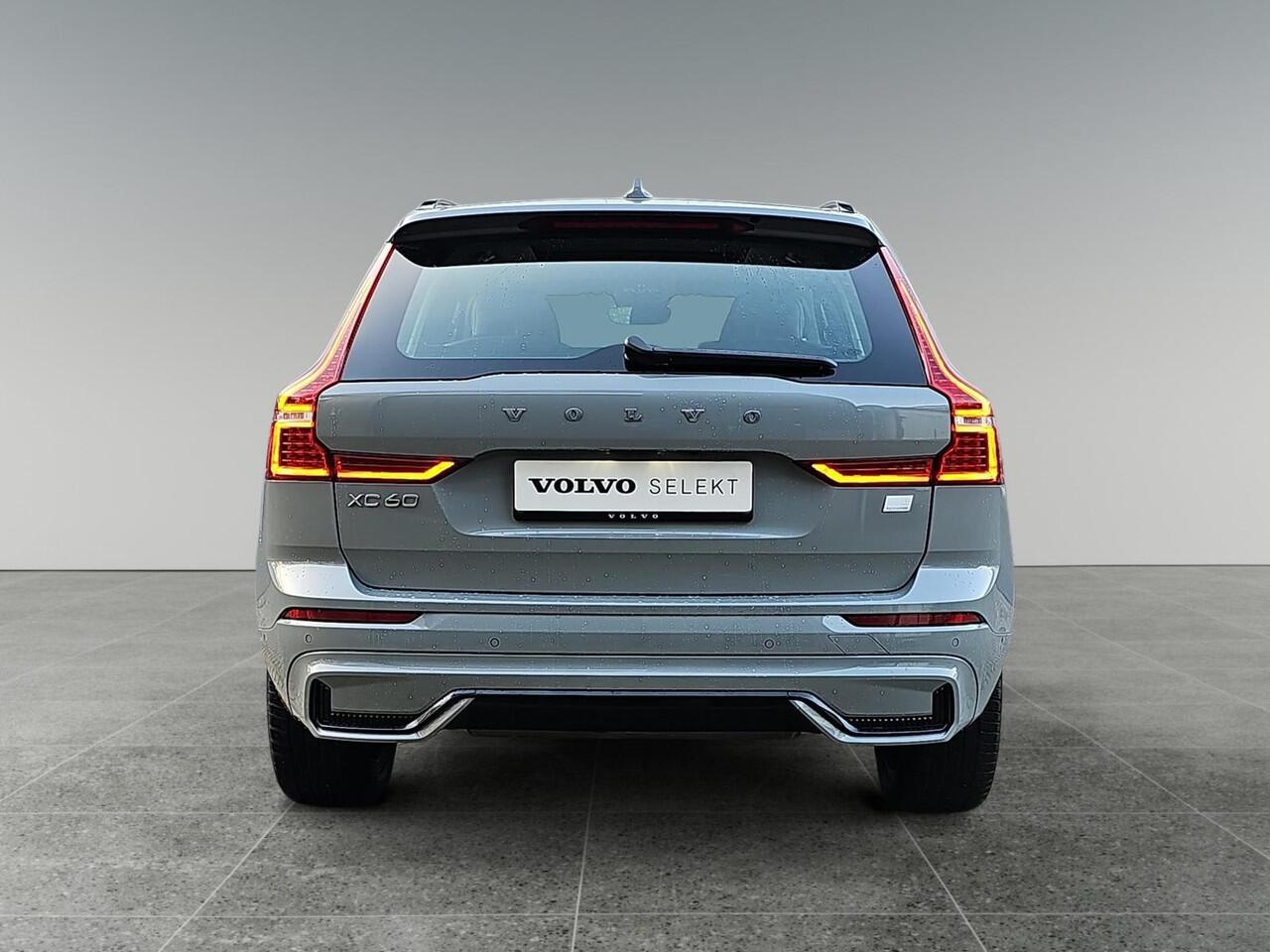 Volvo XC60 2.0 T6 Plug-in hybrid AWD Ultimate Dark | Head-up Display | Stoelverwarming | 360 graden camera | Harman/Kardon Audio |