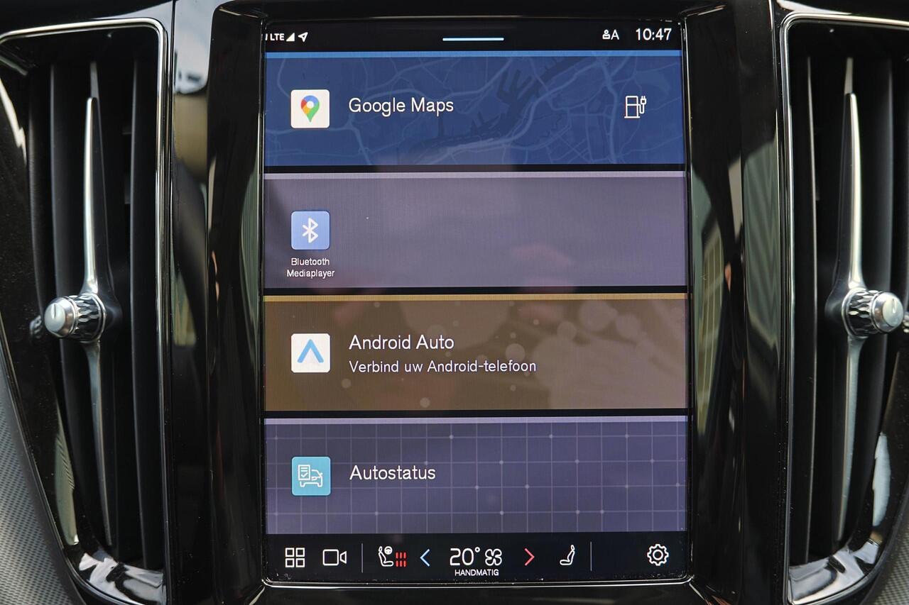 Volvo XC60 T6 Recharge AWD Plus Bright - Luchtvering - Panorama/schuifdak - IntelliSafe Assist & Surround - 360º Camera - Harman/Kardon audio - Adaptieve LED koplampen - Verwarmde voorstoelen, stuur & achterbank - Parkeersensoren voor & achter - Elektr. bedienb. voo