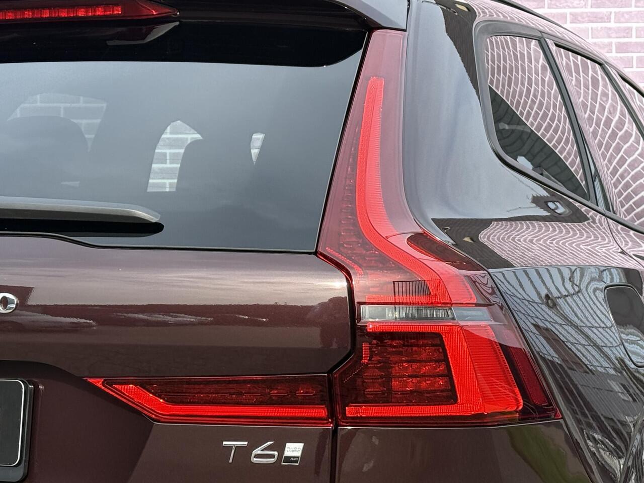 Volvo XC60 2.0 T6 Plug-in hybrid AWD Essential | Climate | Adaptive Cruise controle | Blis | Stoel + stuur verwarming | All season banden | Park Assist | Getint Glas |