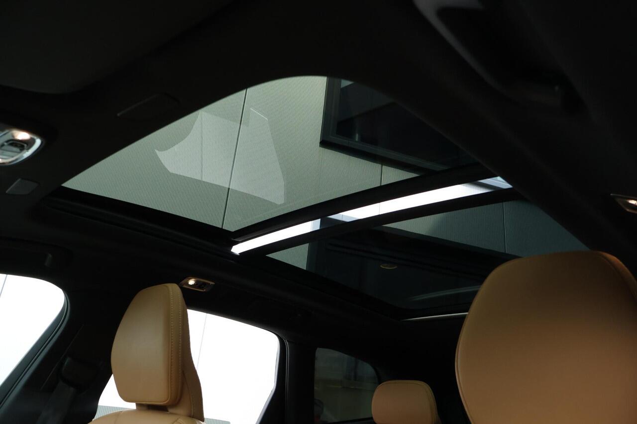 Volvo XC60 2.0 B5 AWD Inscription / Pano / Trekhaak / Camera