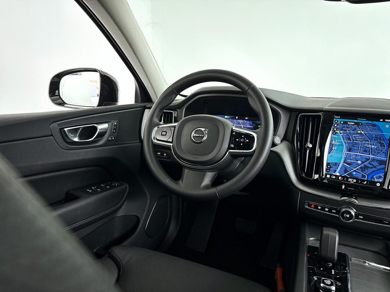 Volvo XC60 T6 Aut. Plug-in hybrid AWD Plus Dark | Panoramadak | 360° camera | Stoel- en stuurverwarming | Trekhaak