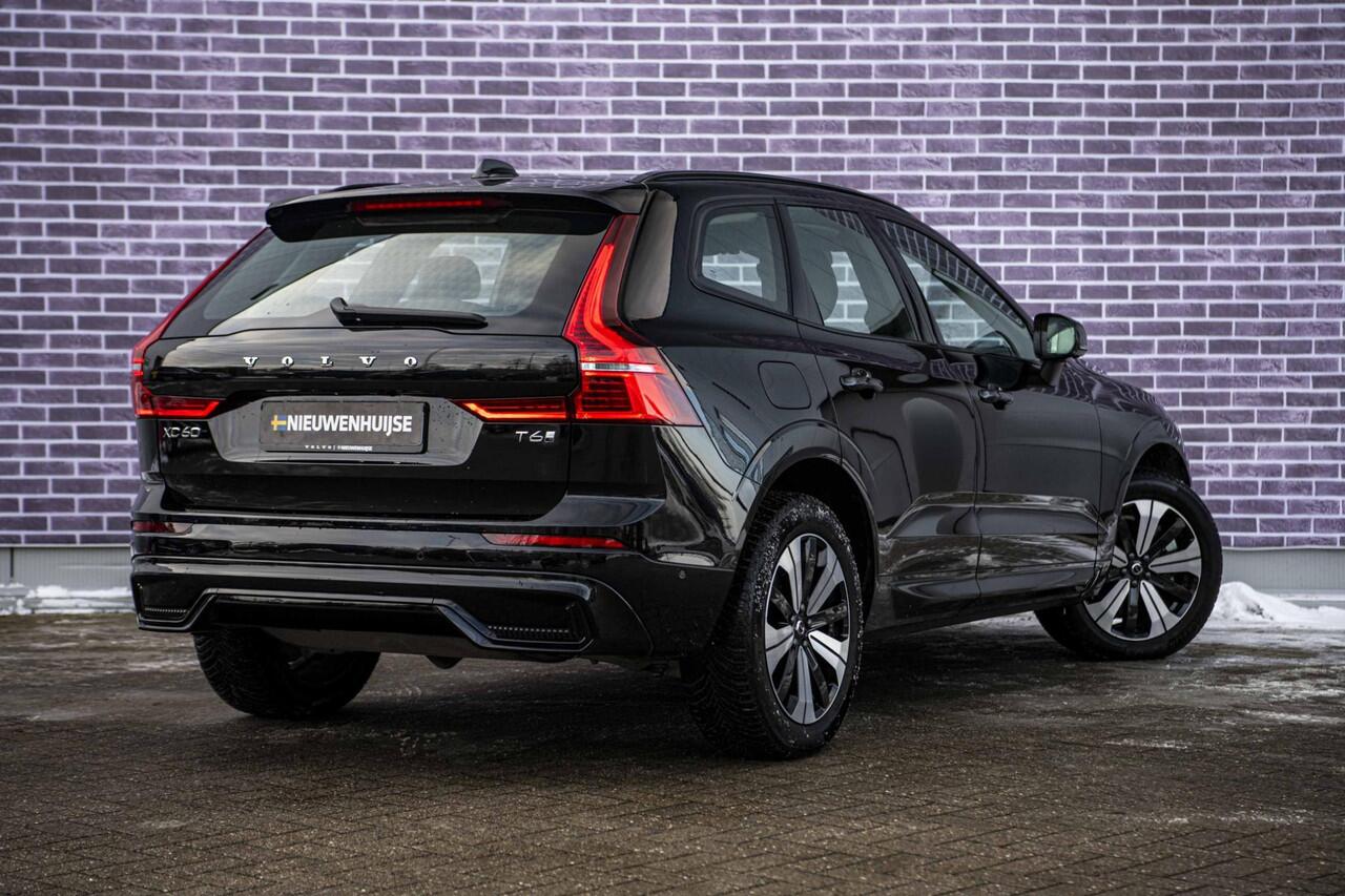 Volvo XC60 2.0 T6 Plug-in hybrid AWD Plus Dark | Adaptieve cruise control | Trekhaak | Stoel- en stuurverwarming | BLIS | Panorama dak |Schuif/kanteldak | Elektrisch verstelbare voorstoelen met geheugen |