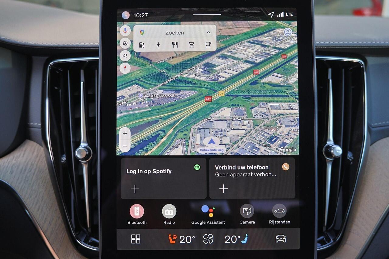 Volvo XC60 T8 Recharge AWD Ultra Dark - Panorama/schuifdak - IntelliSafe Assist & Surround - 360º Camera - Harman/Kardon audio - Adaptieve LED koplampen - Verwarmde voorstoelen, stuur & achterbank - Parkeersensoren voor & achter - Elektr. bedienb. voorstoelen met ge