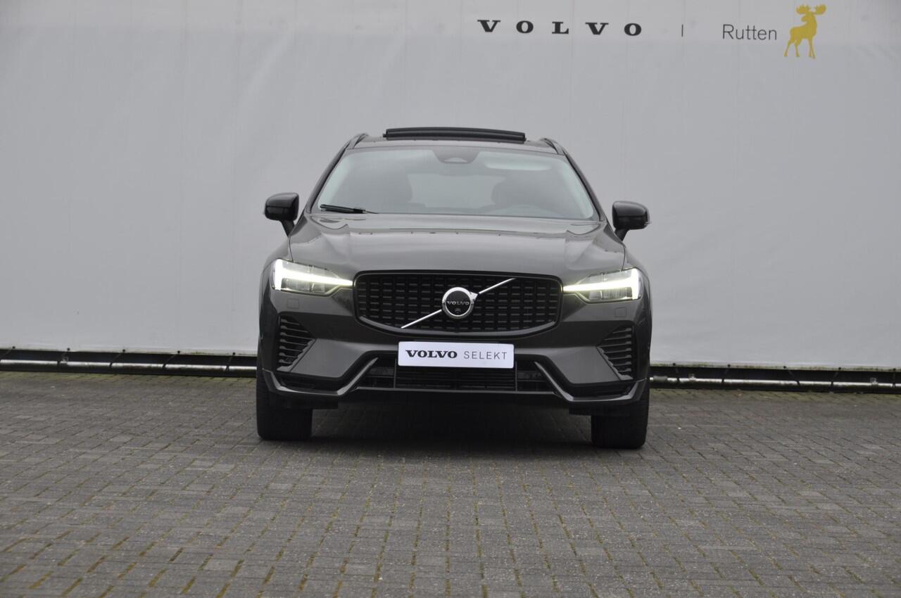 Volvo XC60 T6 350PK Automaat Plug-in hybrid AWD Plus Dark Long range / Adaptieve cruise control / Panoramadak / Apple carplay / Parkeersensoren met 360 camera / Elektrische achterklep / Elektrische stoelen met geheugen / Stoel en stuurwielverwarming