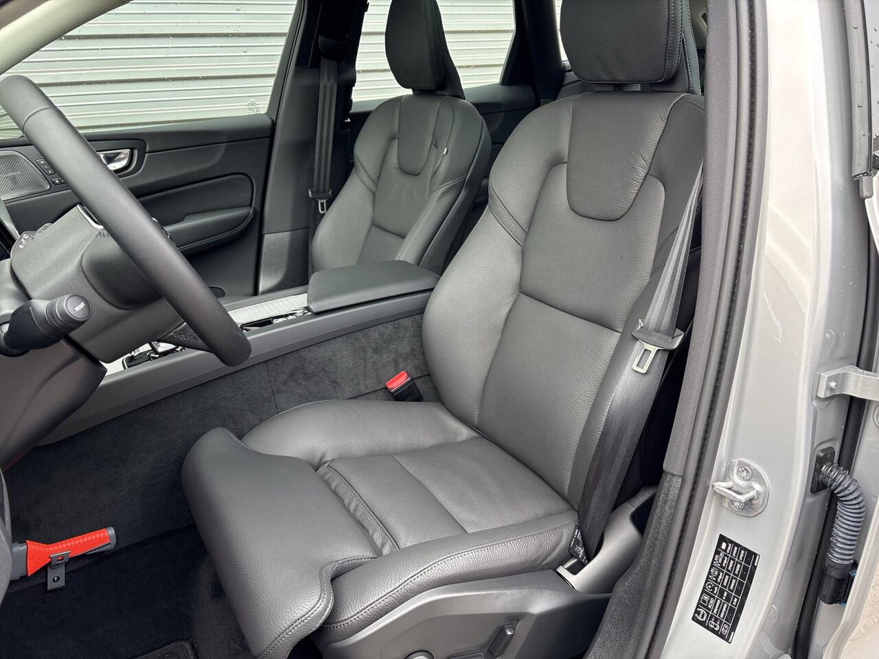 Volvo XC60 T6 Plug-in hybrid AWD Ultra Dark / Harman/Kardon / Panoramadak / Trekhaak /