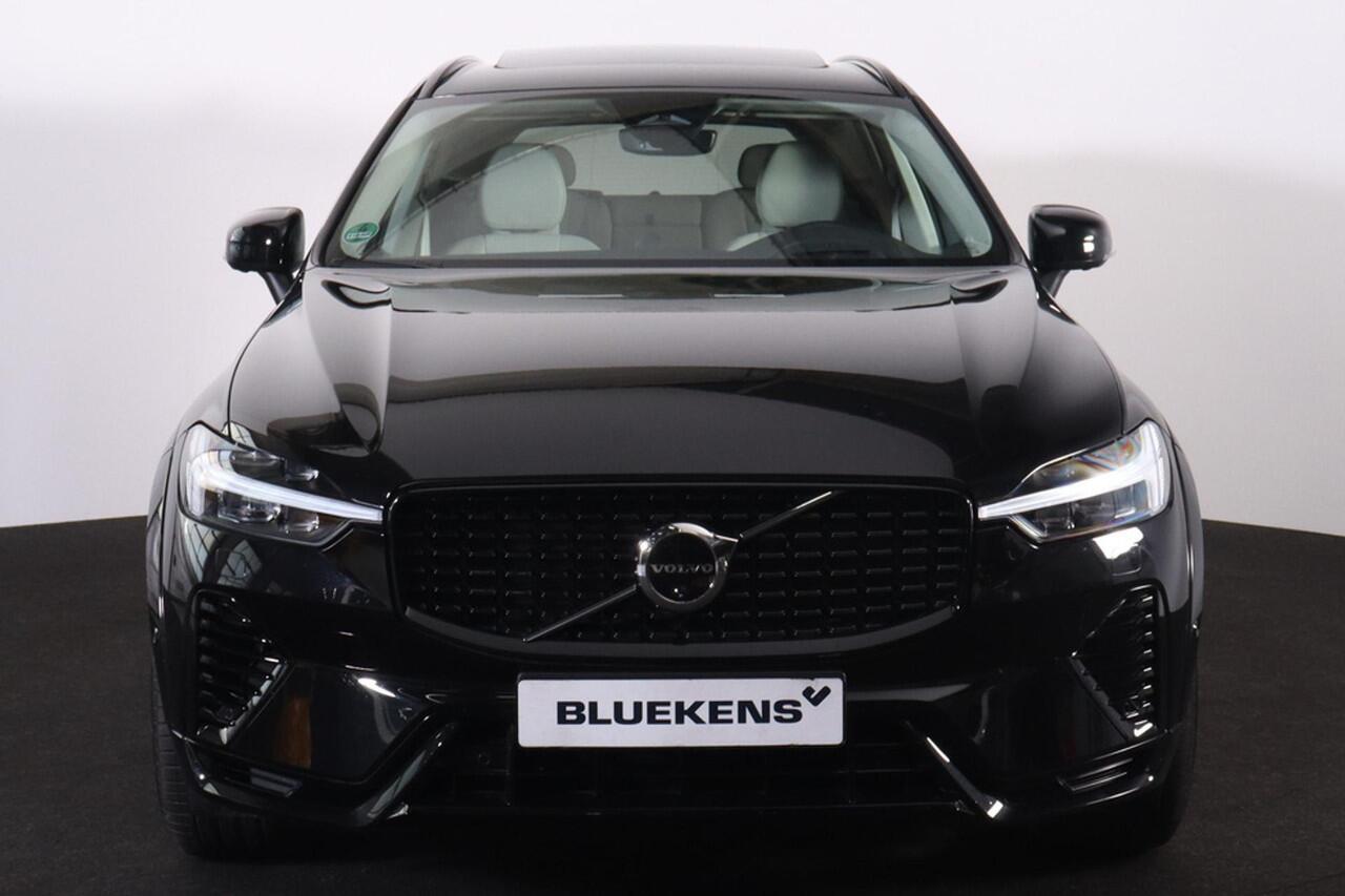 Volvo XC60 T8 Recharge AWD Ultra - Luchtvering - B&W Audio - Panorama/schuifdak - Massage&Ventilatie stoelen - IntelliSafe Assist & Surround - 360º Camera - Adaptieve LED koplampen - Verwarmde voorstoelen, stuur & achterbank - Elektr. bedienb. voorstoelen met geheug