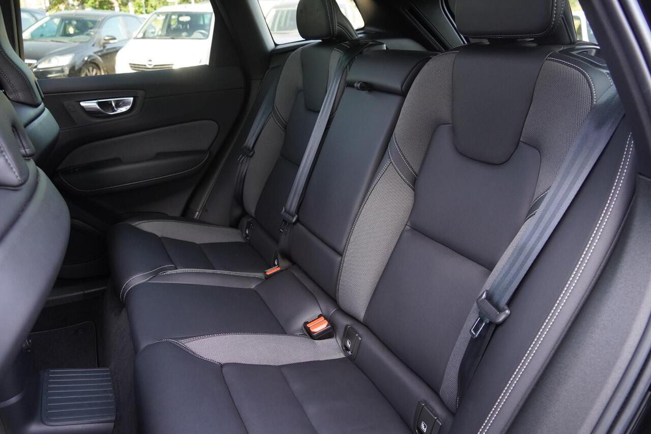 Volvo XC60 2.0 T8 Plug-in hybrid AWD Plus Black Edition 21''-360-Pano