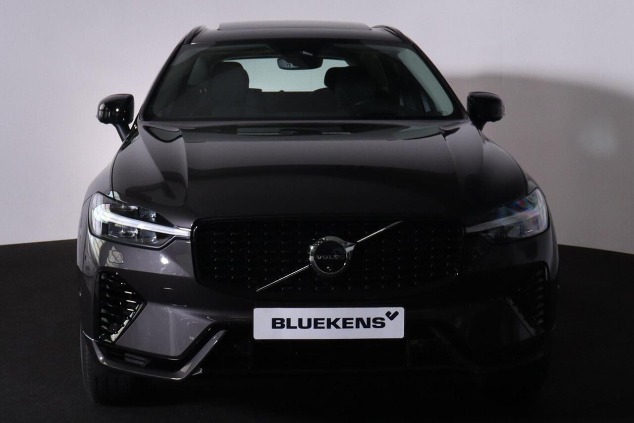Volvo XC60 T6 Recharge AWD Ultra Dark - Panorama/schuifdak - IntelliSafe Assist & Surround - 360º Camera - Harman/Kardon audio - Adaptieve LED koplampen - Verwarmde voorstoelen, stuur & achterbank - Parkeersensoren voor & achter - Elektr. bedienb. voorstoelen met ge