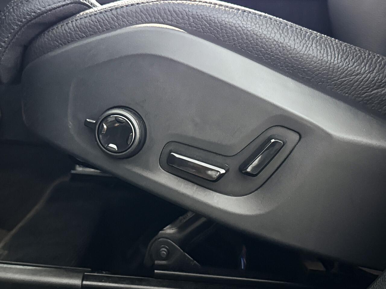 Volvo XC60 T6 Aut. Plug-in hybrid AWD Plus Dark | Panoramadak | 360° camera | Stoel- en stuurverwarming | Trekhaak