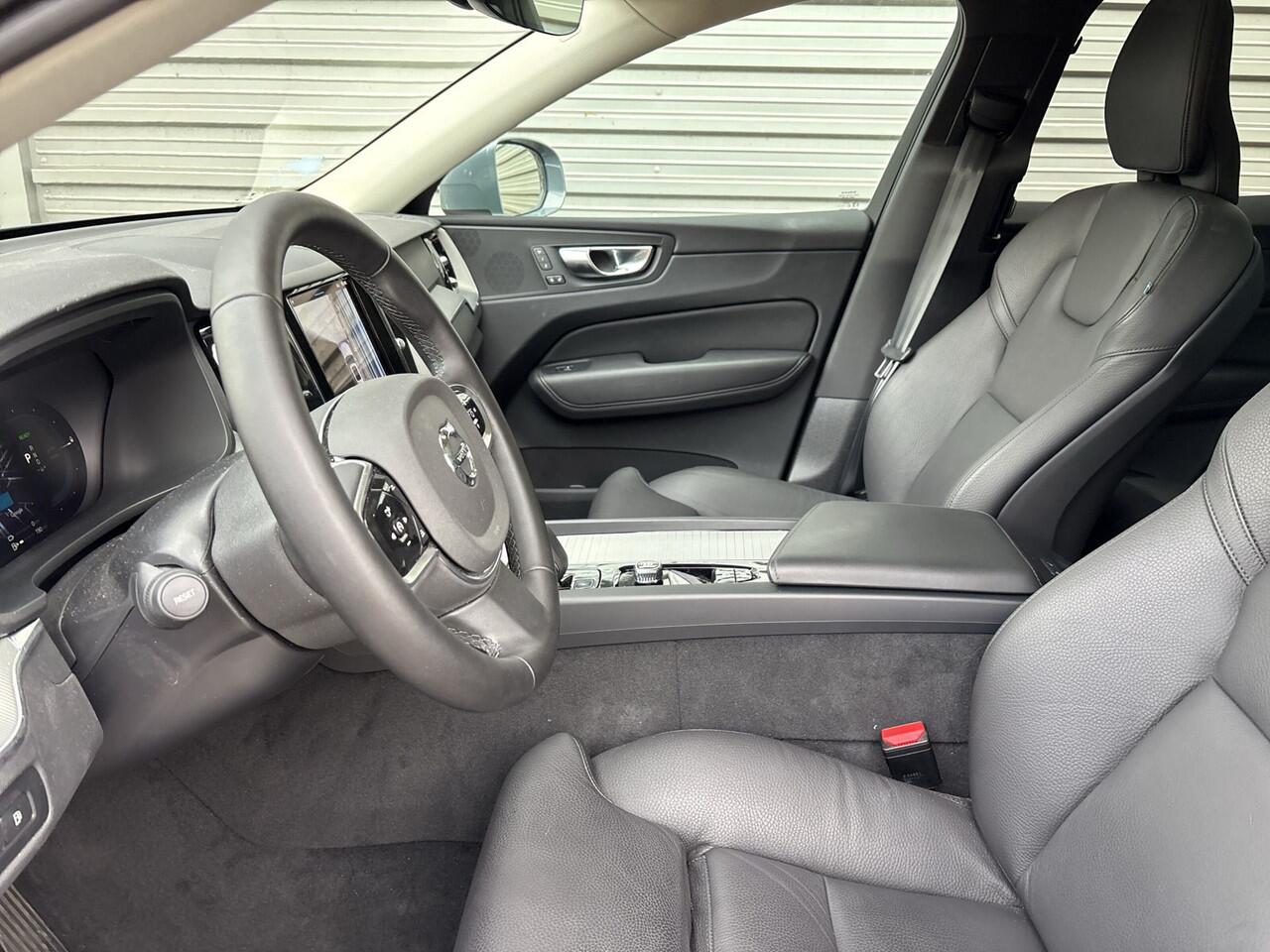 Volvo XC60 T8 455PK Plug-in hybrid AWD Plus Bright / 20" Velgen / 360 Camera / BLIS /