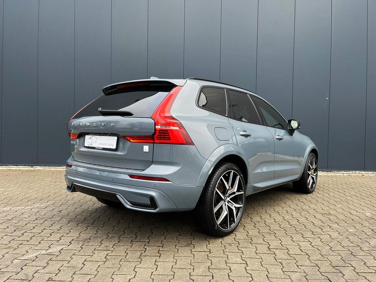 Volvo XC60 2.0 T8 AWD Polestar 405pk / B&W / 22 inch 2.0 T8 AWD Polestar Engineered