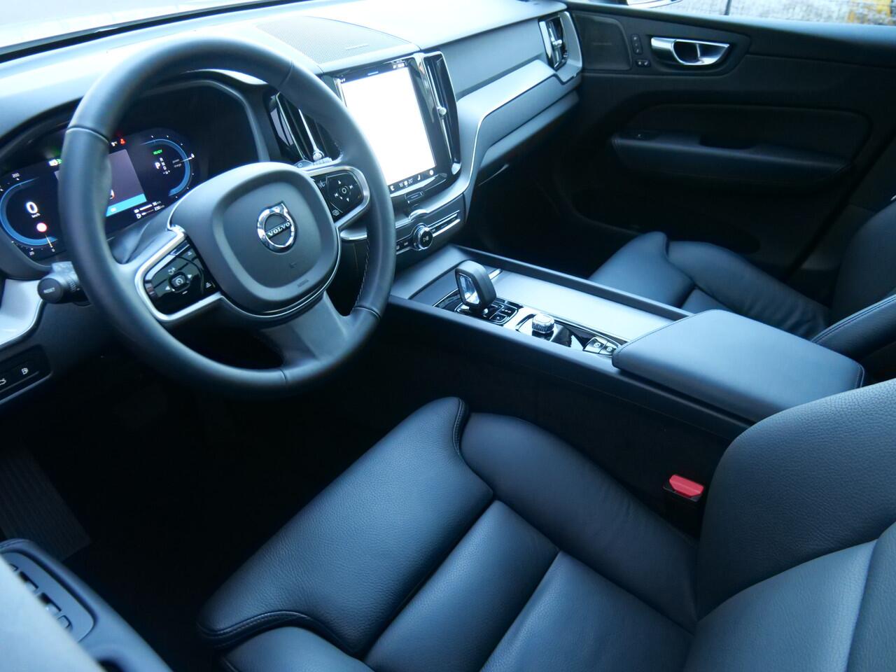 Volvo XC60 2.0 T6 350pk PHEV AWD Plus Dark Automaat Harman Kardon / Panoramadak / Leder / Camera