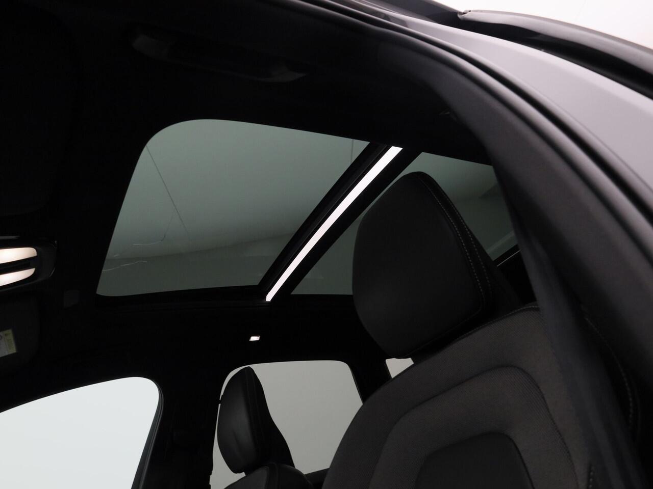 Volvo XC60 2.0 T8 Plug-in hybrid AWD R-Design | FACELIFT | PANO | CAMERA | KEYLESS | MEMORY | STOELVERWARMING | TREKHAAK