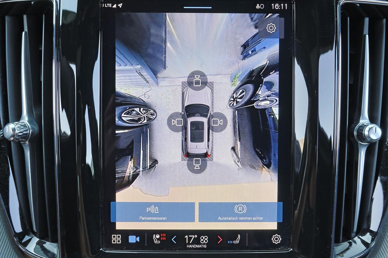 Volvo XC60 T6 Recharge AWD Ultra Black Edition - Panorama/schuifdak - IntelliSafe Assist & Surround - Massage & Ventilatie stoelen - 360º Camera - Bowers & Wilkins audio - Nappa Leder - Adaptieve LED koplampen - Verwarmde voorstoelen & stuur - Parkeersensoren voor &