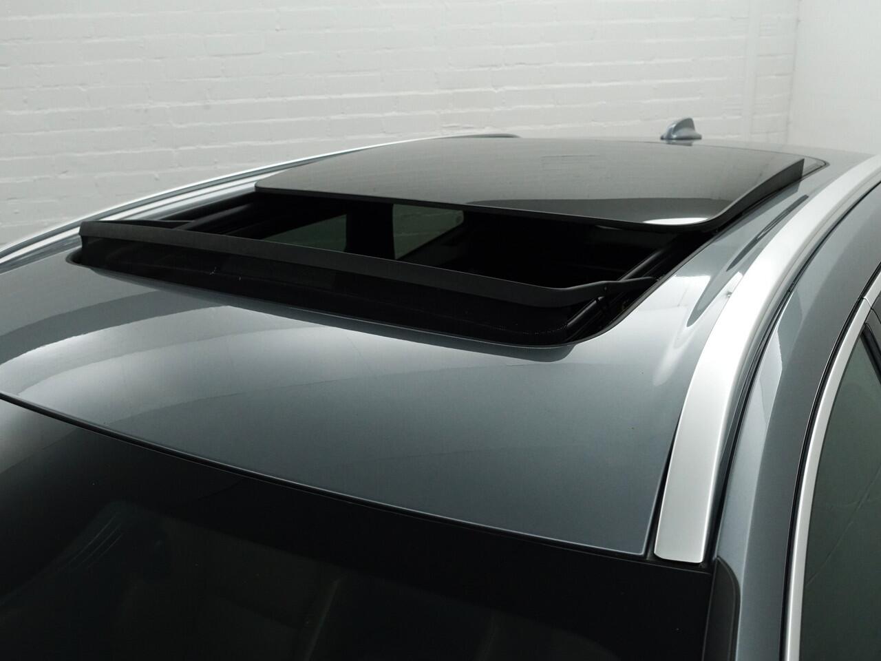 Volvo XC60 2.0 Recharge T6 AWD Inscription- Harman Kardon, Panoramadak, 360 Camera, Head Up, Elek Trekhaak, Xenon Led