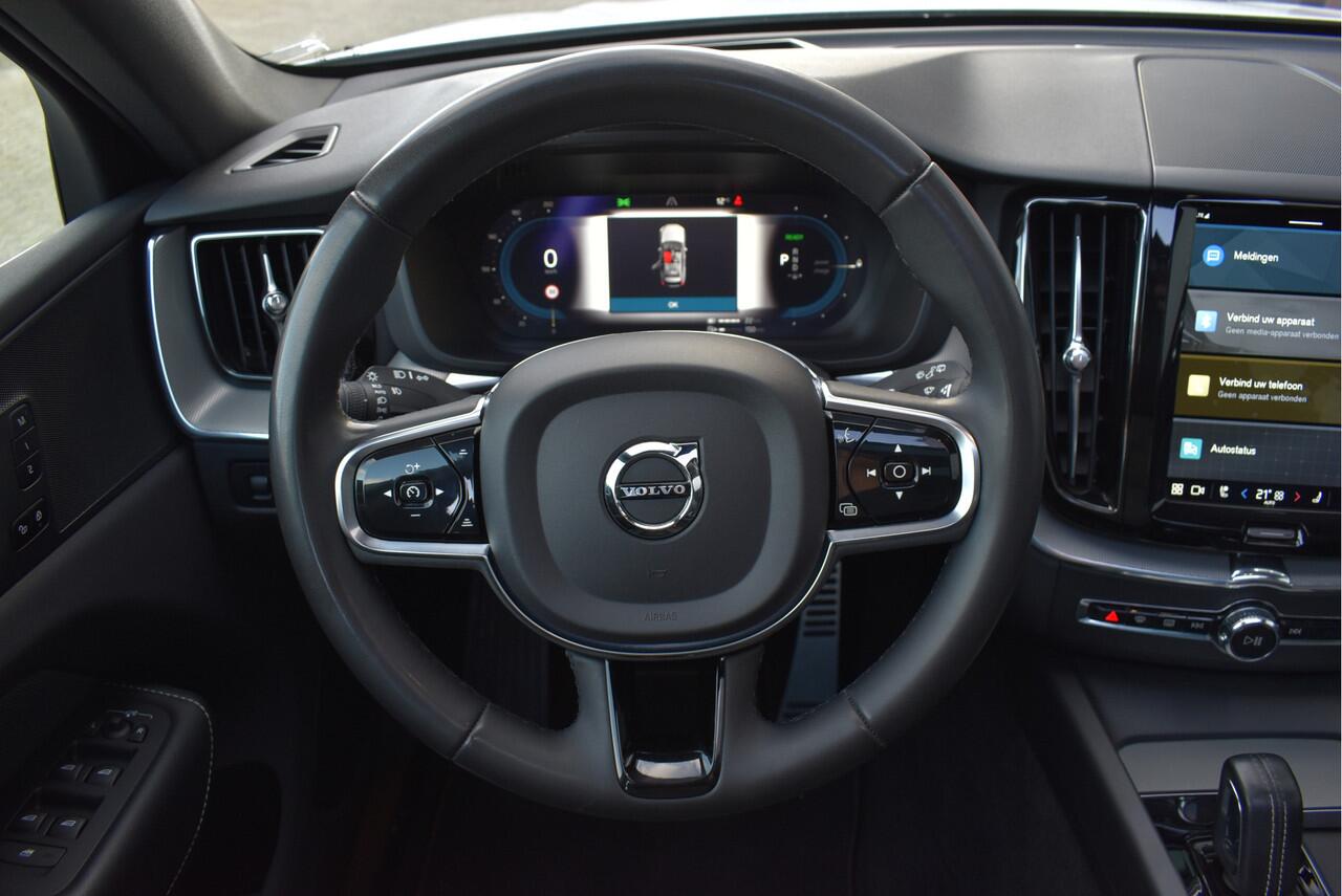 Volvo XC60 2.0 T6 Plug-in hybrid AWD R-Design VOL! Luchtvering, Trekhaak, Head-up, Panorama, Contourstoelen, Memory, 21 inch
