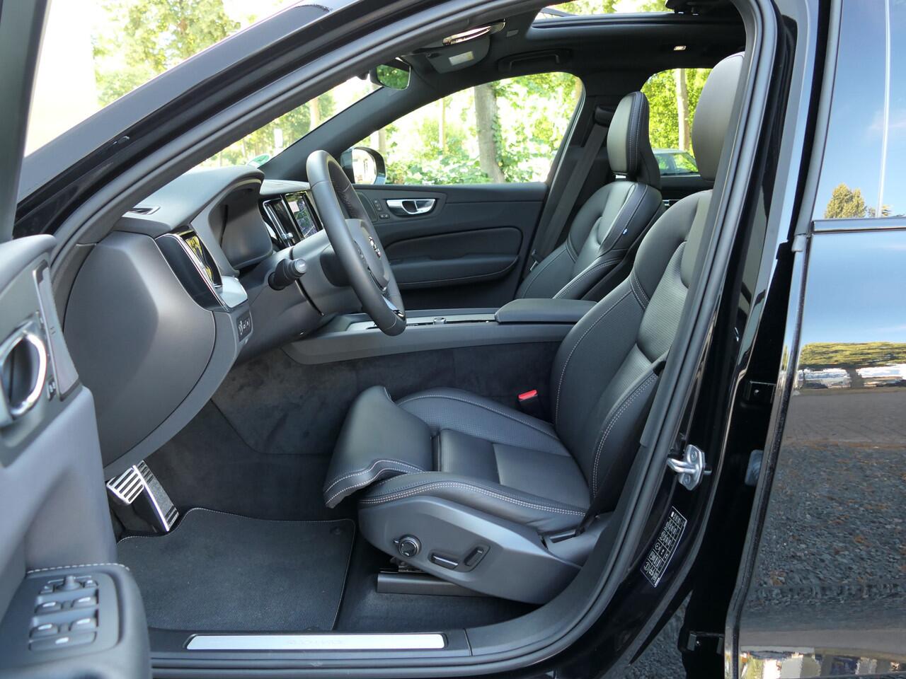 Volvo XC60 2.0 T8 Plug-in hybrid AWD Plus Dark 12 MND garantie / Panoramadak / Harman/Kardon /