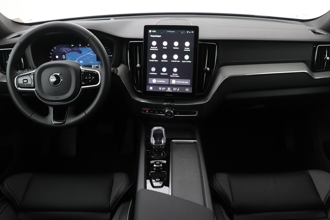 Volvo XC60 T6 Plug-in hybrid Ultra Black Edition | FACELIFT | Trekhaak | Head-Up | 21 Inch | ACC | 360° Camera | Panoramadak