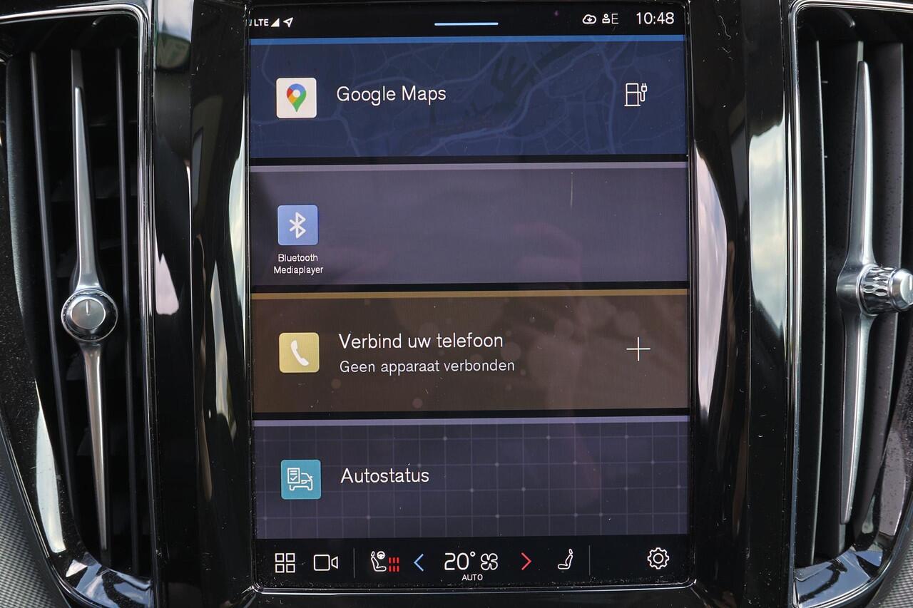 Volvo XC60 T8 Recharge AWD Plus Dark - Luchtvering - Panorama/schuifdak - IntelliSafe Assist & Surround - 360º Camera - Harman/Kardon audio - Adaptieve LED koplampen - Verwarmde voorstoelen, stuur & achterbank - Parkeersensoren voor & achter - Elektr. bedienb. voors