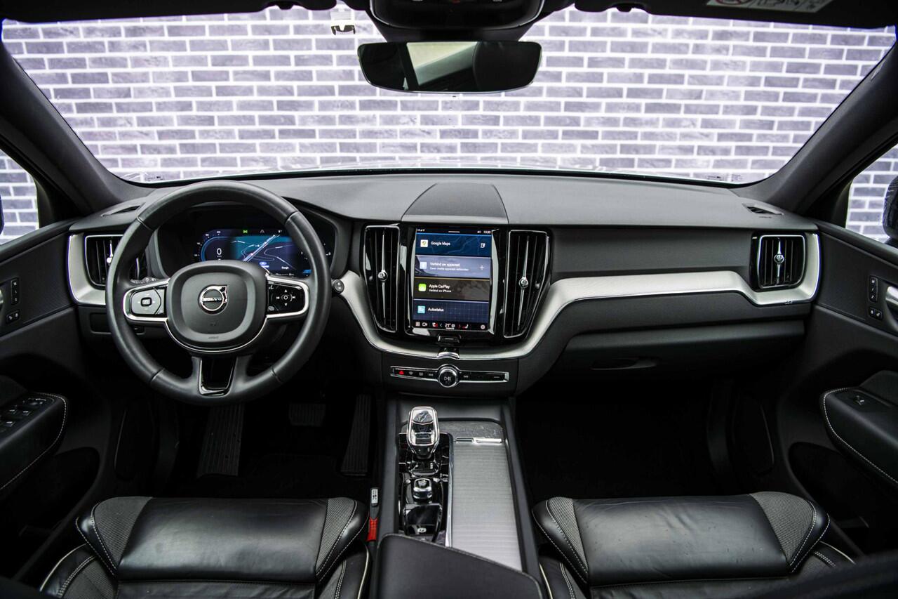 Volvo XC60 2.0 T6 Plug-in hybrid AWD Plus Dark | 20" | Sportstoelen | Panoramadak | Adaptieve Cruise Control | Parkeercamera |