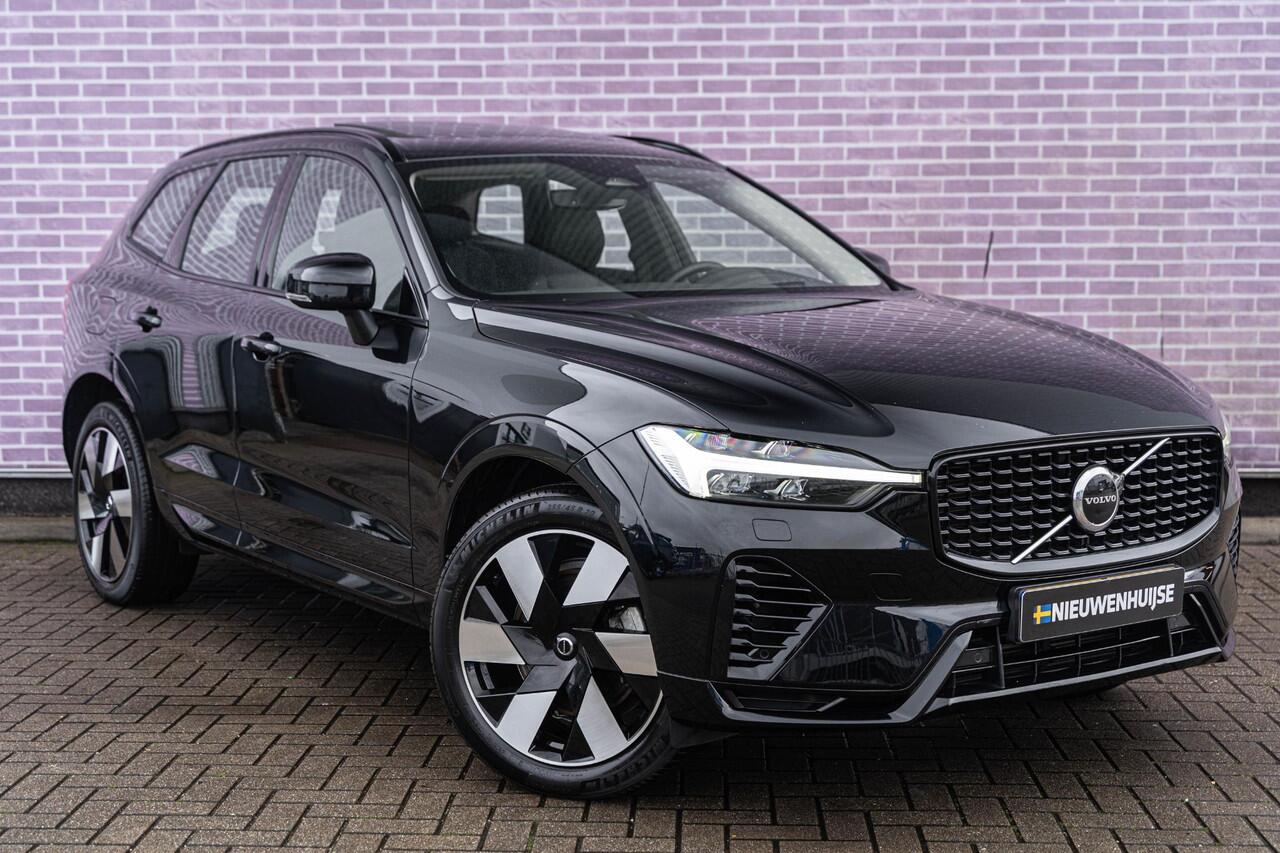 Volvo XC60 2.0 T6 Plug-in hybrid AWD Plus Dark | Long Range | Harman Kardon Audio | Schuif- / Kanteldak | Head Up Display | Stoel- / Stuurverwarming | Power Seats | Keyless | Parkeerverwarming | Dodehoek Detectie | Elektrische achterklep |