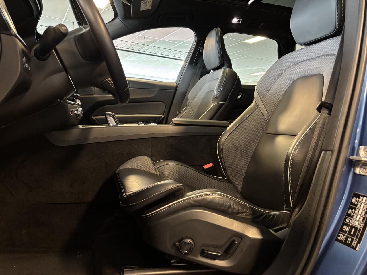 Volvo XC60 T8 Plug-In AWD R-Design / Panoramadak / Leer / Apple Carplay / Dab / HK / BLIS / Adapt cruise / Pilot ass / Stuur- en Stoelverw - Elek Trekhaak -