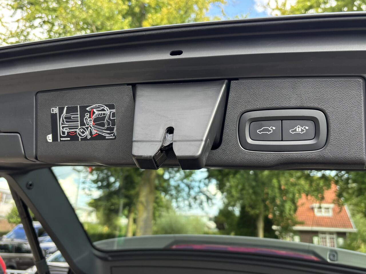 Volvo XC60 T8 AWD Inscription HeadUp 360 Luchtvering Harman Kardon Keyless