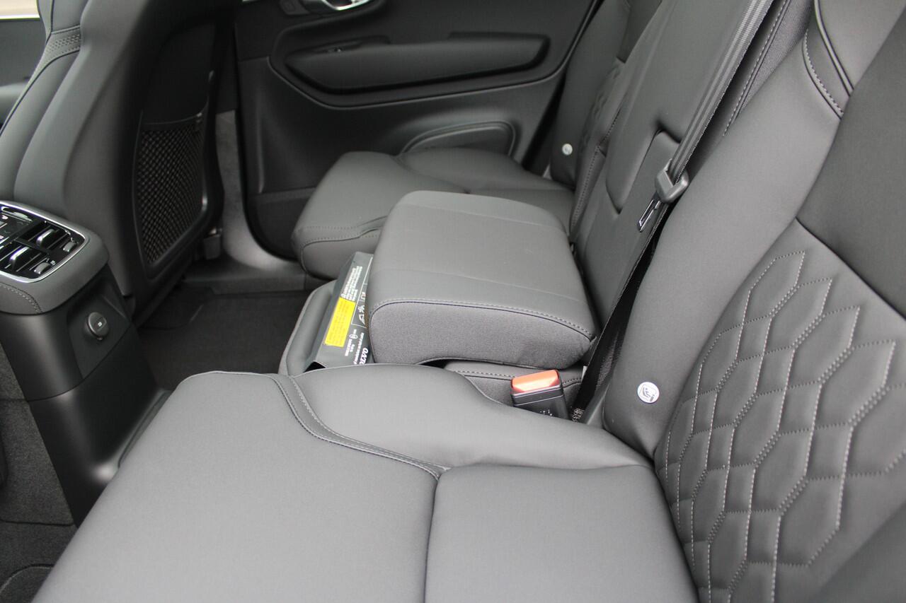 Volvo XC90 T8 Plug-in hybrid AWD Ultra Dark | Nieuw op voorraad | Luchtvering | Trekhaak