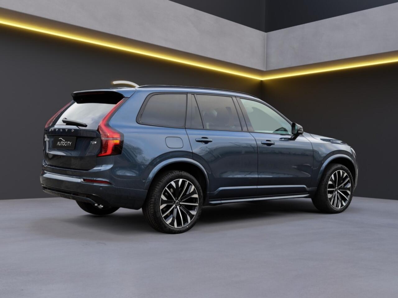Volvo XC90 MY26 Plus Bright Recharge Plug-In Hybrid AWD Pano l 360 l HUD l