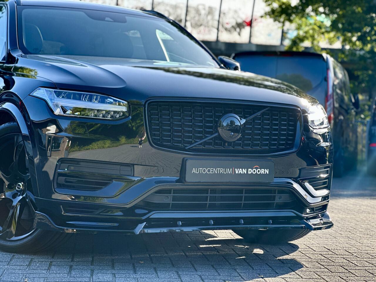 Volvo XC90 2.0 T8 Recharge | AWD | Dark Label | Pano | Grijs Leer | Luchtvering | Adapt Cruise | 360 Camera | Elek. Trekhaak | Incl BTW