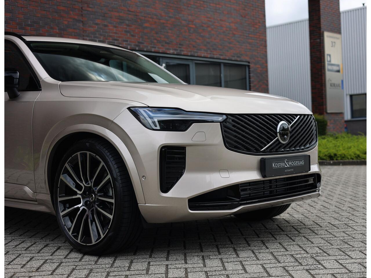 Volvo XC90 T8 AWD Ultra Dark | Direct rijden - Luchtvering - Trekhaak - Bowers&Wilkins