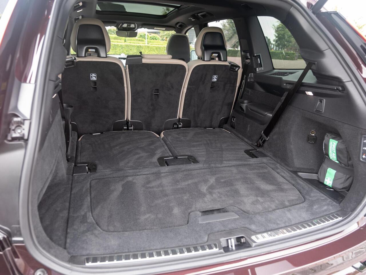 Volvo XC90 2.0 T8 Plug-in hybrid AWD Ultra Dark MY26 455pk | 7p | B&W Surround Stereo | Elek Trekhaak | Luchtvering | Nappa volleder + Stoelkoeling + Massage | 22" | HUD | Etc.. Etc..