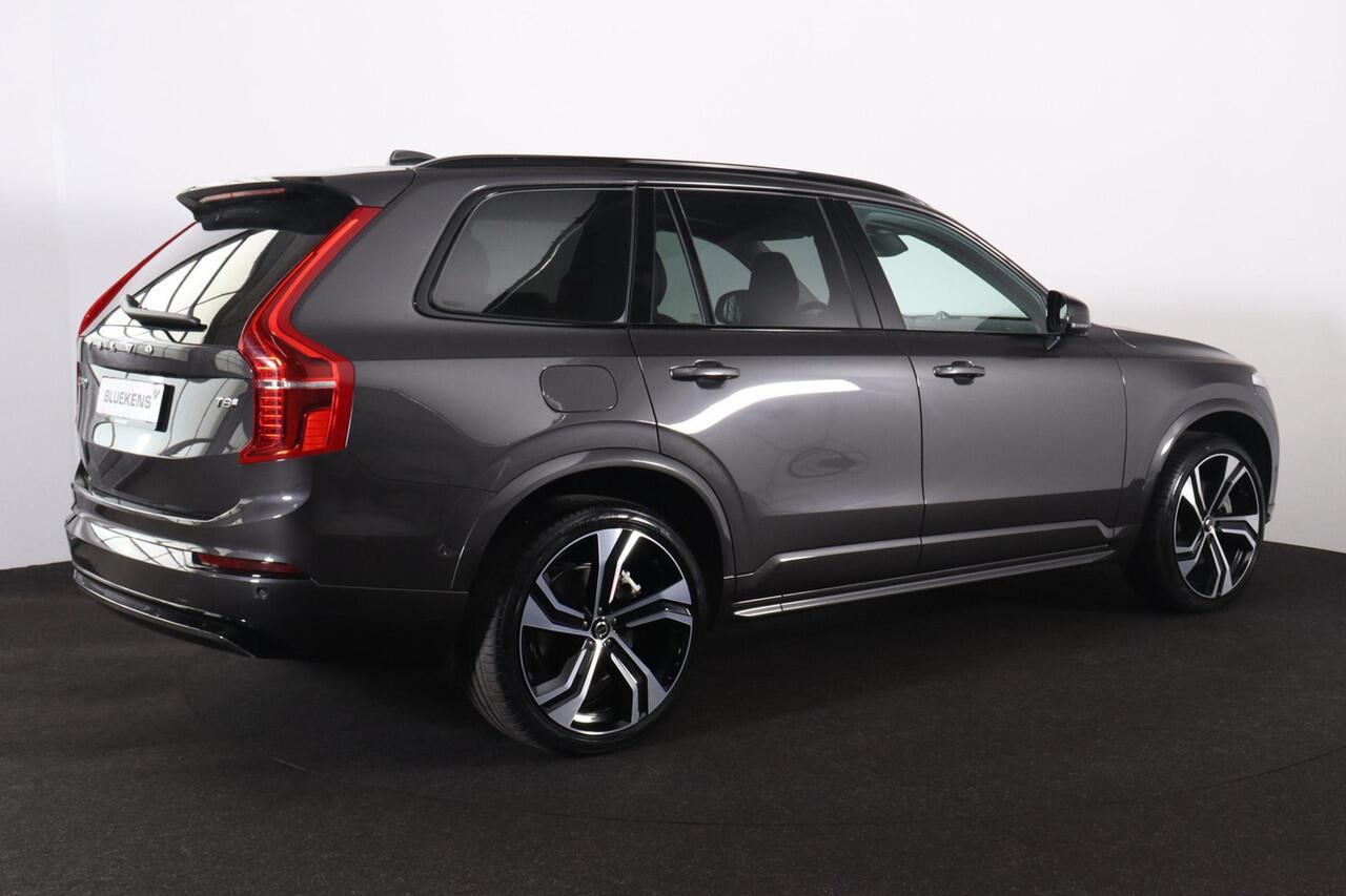 Volvo XC90 T8 Recharge AWD Ultimate Dark - Panorama/schuifdak - IntelliSafe Assist & Surround - 360º Camera - Bowers & Wilkins audio - Adaptieve LED koplampen - Verwarmde voorstoelen, stuur & achterbank - Parkeersensoren voor & achter - Elektr. bedienb. voorstoelen 
