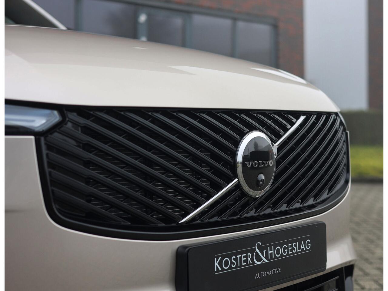 Volvo XC90 T8 AWD Ultra Dark | Direct rijden - Luchtvering - Trekhaak - Bowers&Wilkins