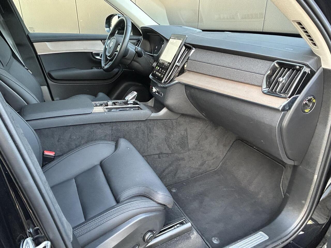 Volvo XC90 2.0 T8 Plug-in hybrid AWD Ultra Dark Panorama dak / Head-up display / Luchtvering / Elektr. stoelverstelling / Stoel-, stuur-, achterbank verwarming / Harman Kardon Audio