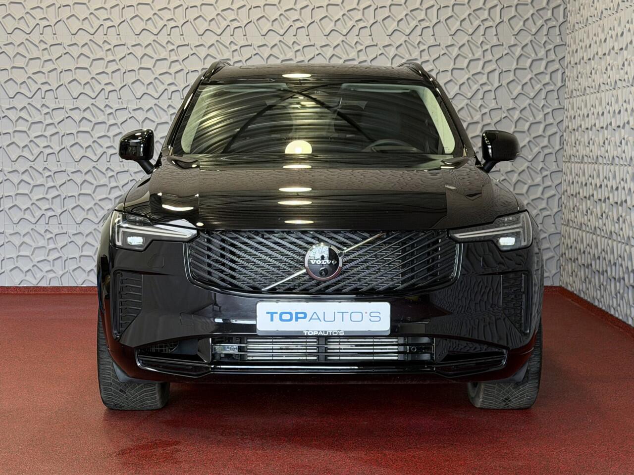 Volvo XC90 2.0 T8 456 PK PHEV AWD LUCHTVERING 7P ULTRA DARK SCHUIFDAK 21''LMV STOEL/STUUR.VERW HARMAN KARDON PANORAMA STANDKACHEL HEADUP ? Top Auto's Wijchen , Altijd een Ruim aanbod van Volvo's i BUSINESS / CORE / BRIGHT / DARK / ULTRA DARK / PLUS DARK / BLACK ED
