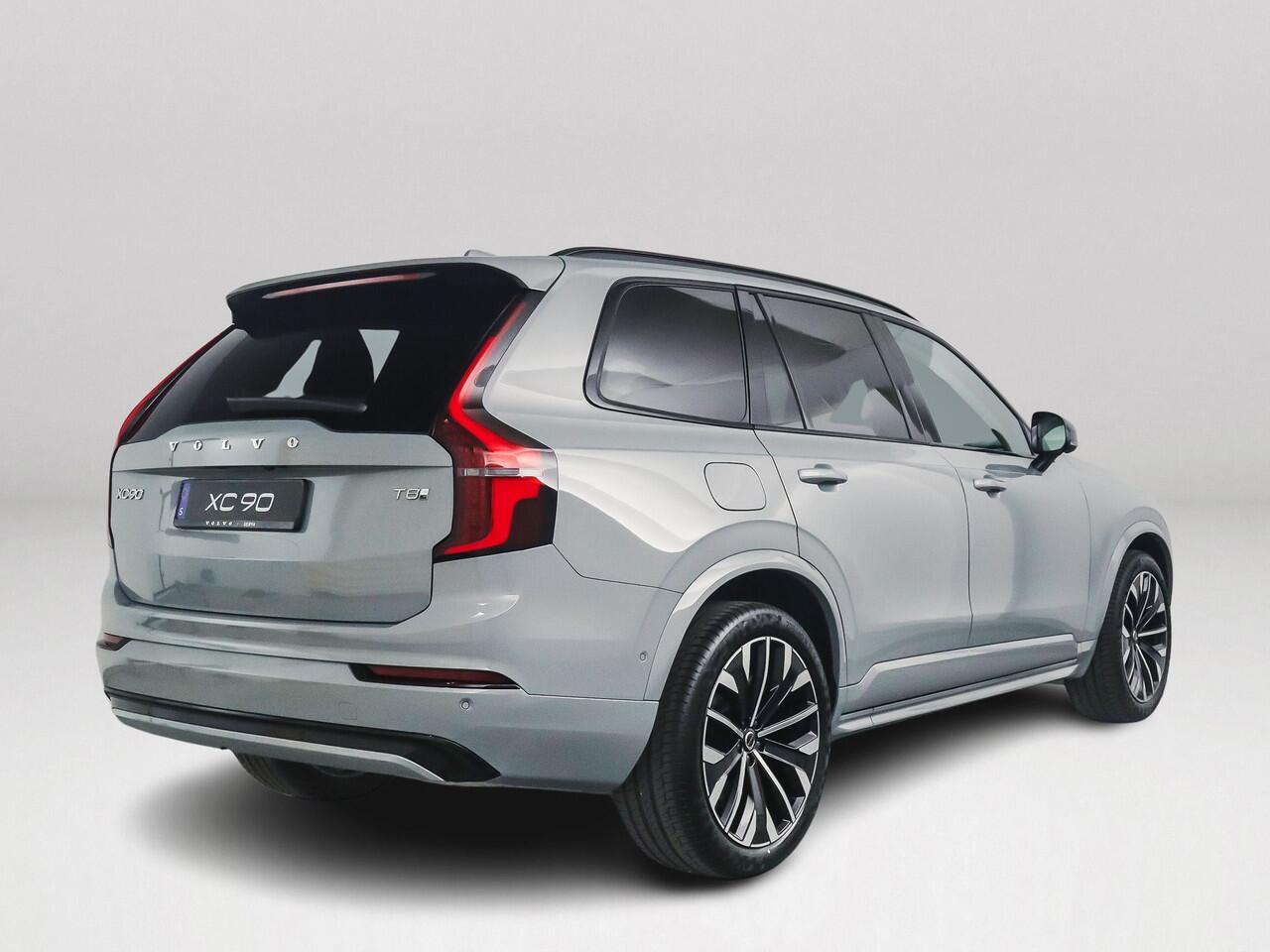 Volvo XC90 T8 Plug-in hybrid AWD Ultra Dark | Panoramadak | 360° camera | Head-up Display | Luchtvering | Harman Kardon | Stoel- en Stuurverwarming | Trekhaak