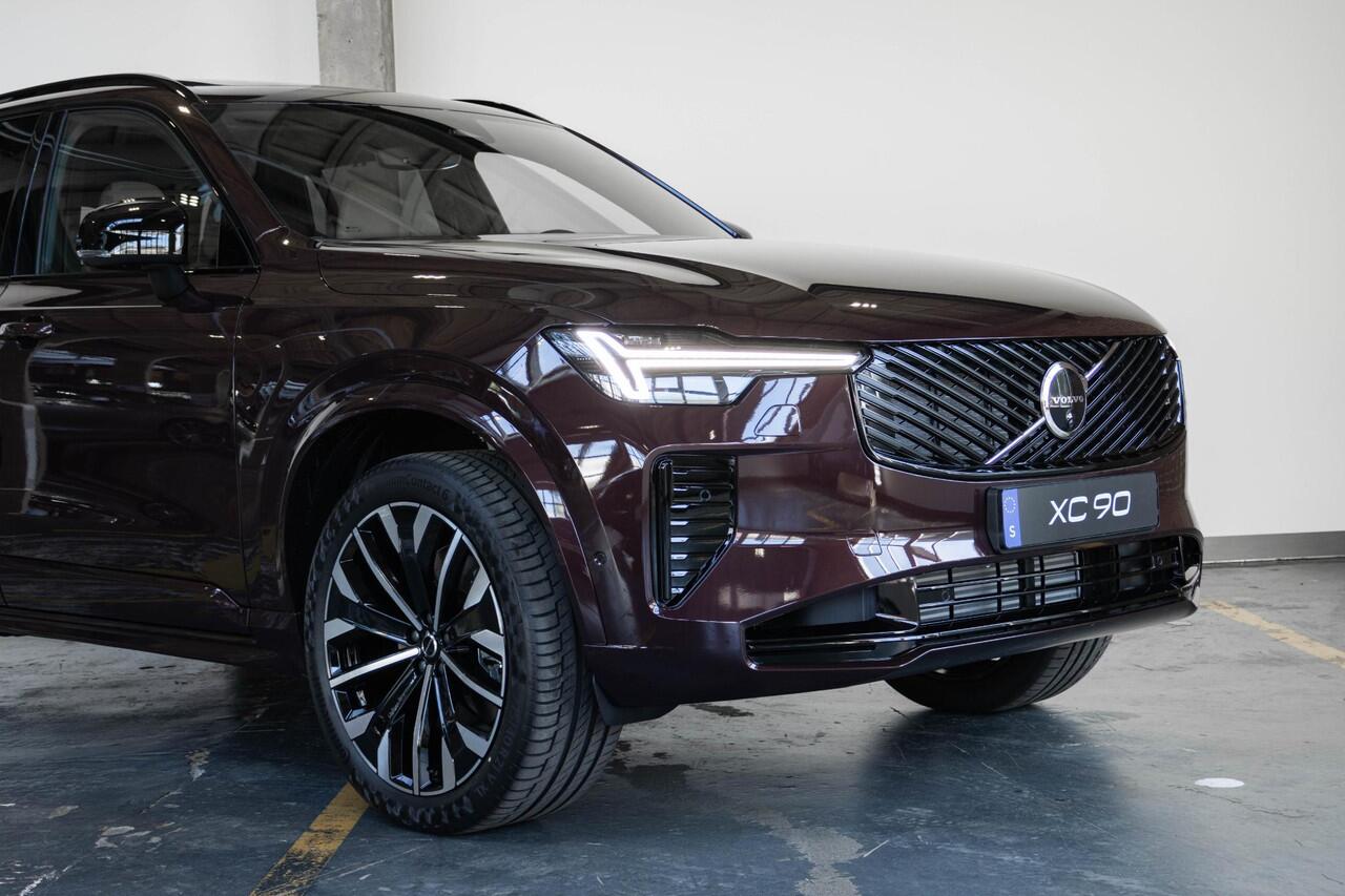 Volvo XC90 2.0 T8 Plug-in hybrid AWD Ultra Dark | Luchtvering | Getint Glas | Panorama Schuif/Kanteldak | Head-Up Display | Harman Kardon Premium Audio |