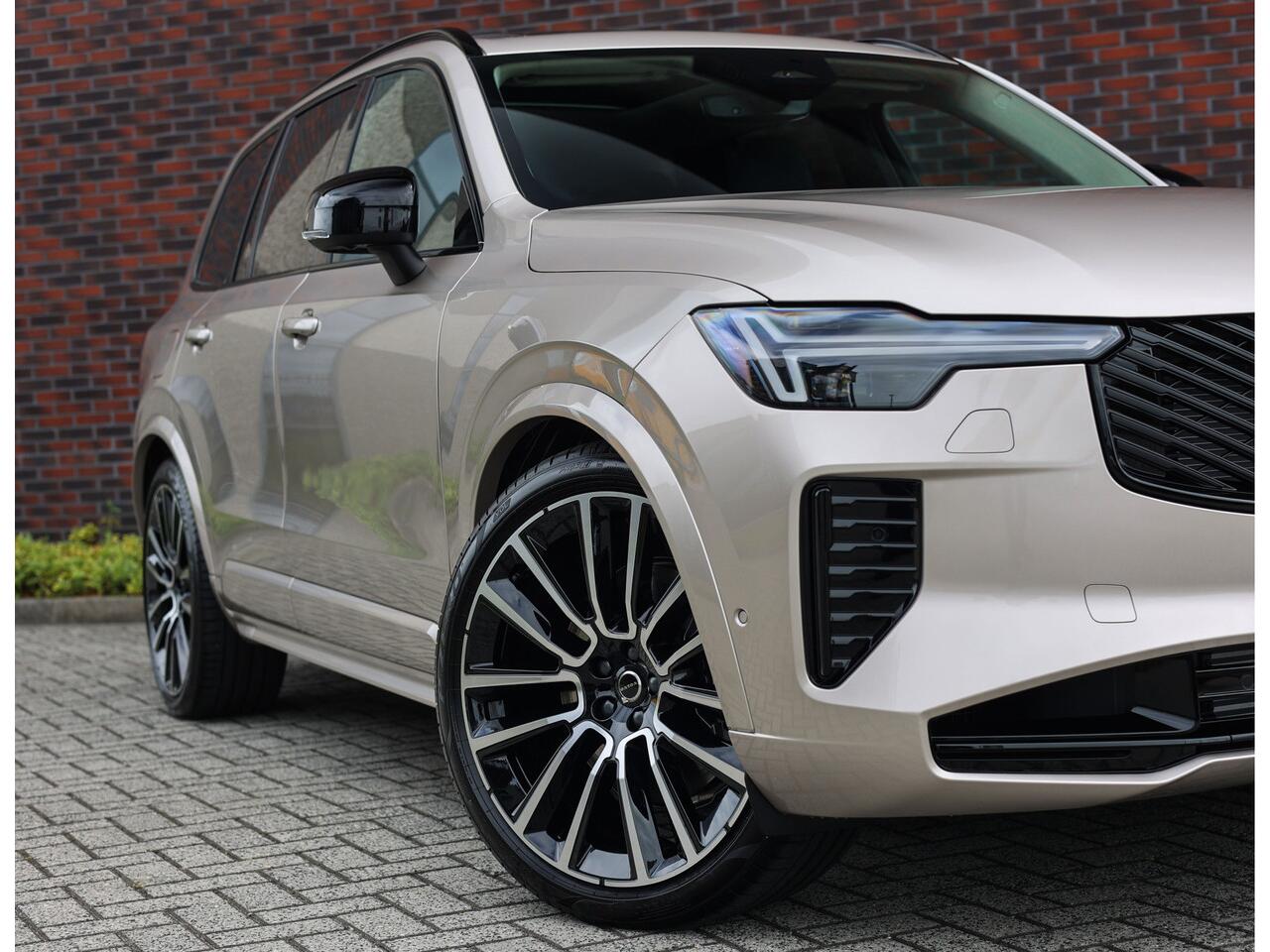 Volvo XC90 T8 AWD Ultra Dark | Direct rijden - Luchtvering - Trekhaak - Bowers&Wilkins