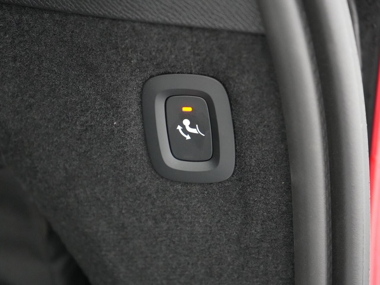 Volvo XC90 T8 Recharge AWD Core Bright Plug In Hybrid 456pk 7-Persoons Dealer O.H PHEV | Trekhaak Af Fabriek | Adaptive Cruise | Camera | Lederen Sportstoelen Memory & Verwarmd | Google Assistent | Apple Carplay | Stuur Verwarmd | Virtual | Blis | Navigatie | DAB |