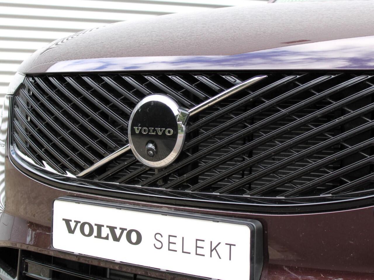 Volvo XC90 2.0 T8 Plug-in hybrid AWD Ultra Dark Automaat / Panoramadak / Luchtvering / Bowers&Wilkens audio / Trekhaak / Massage voorstoelen